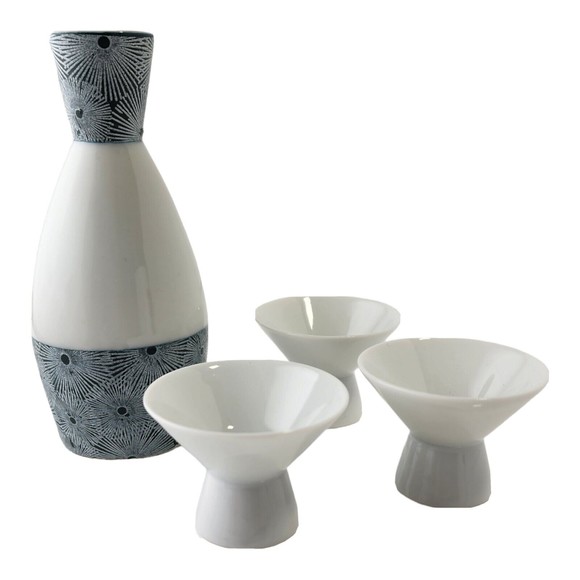 Dining Saki Set Of 3 Eggshell Porcelain Saki Cups And Saki Decanter